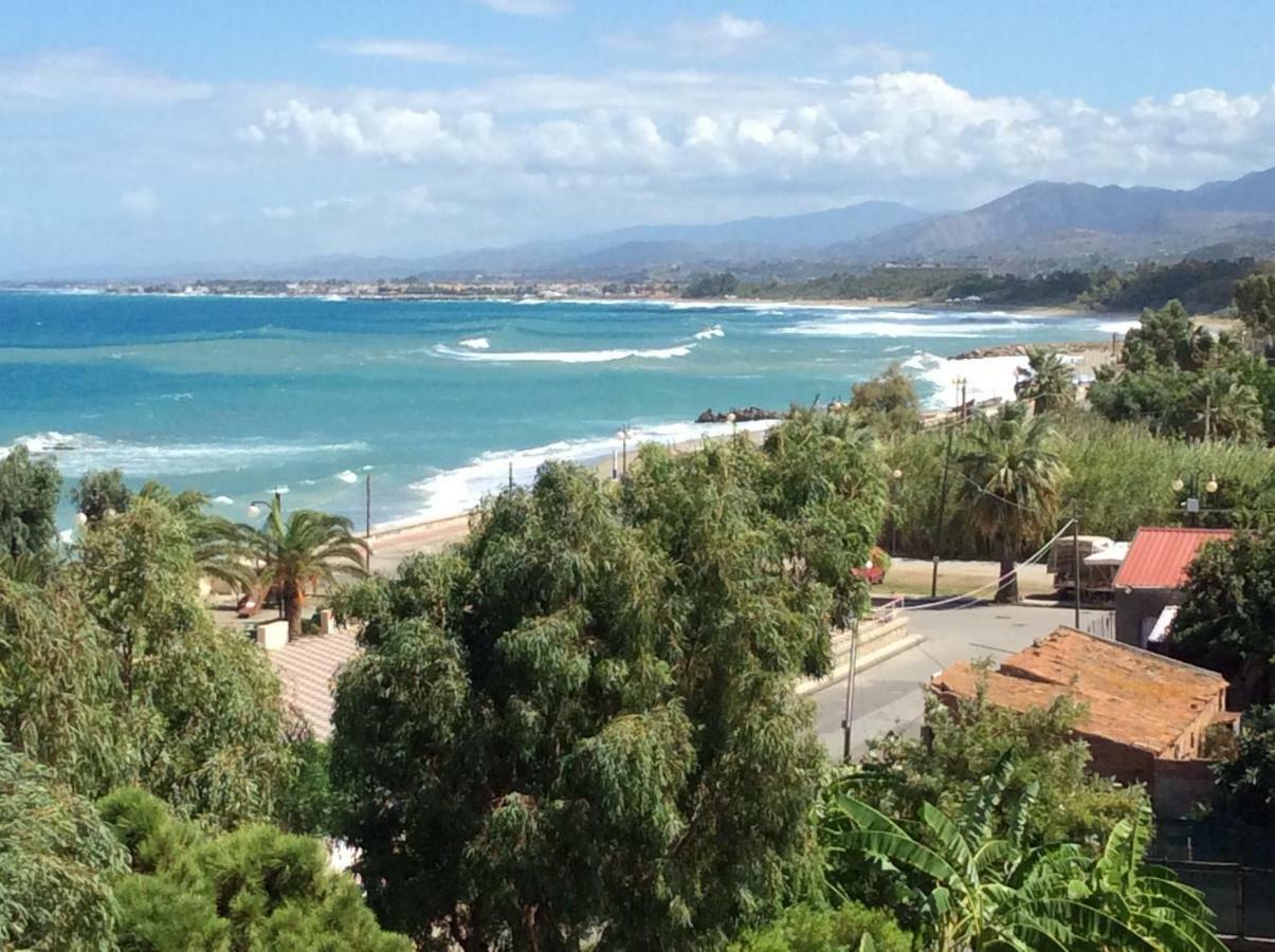 Golfo Di Tindari Apartments 法尔科内 外观 照片