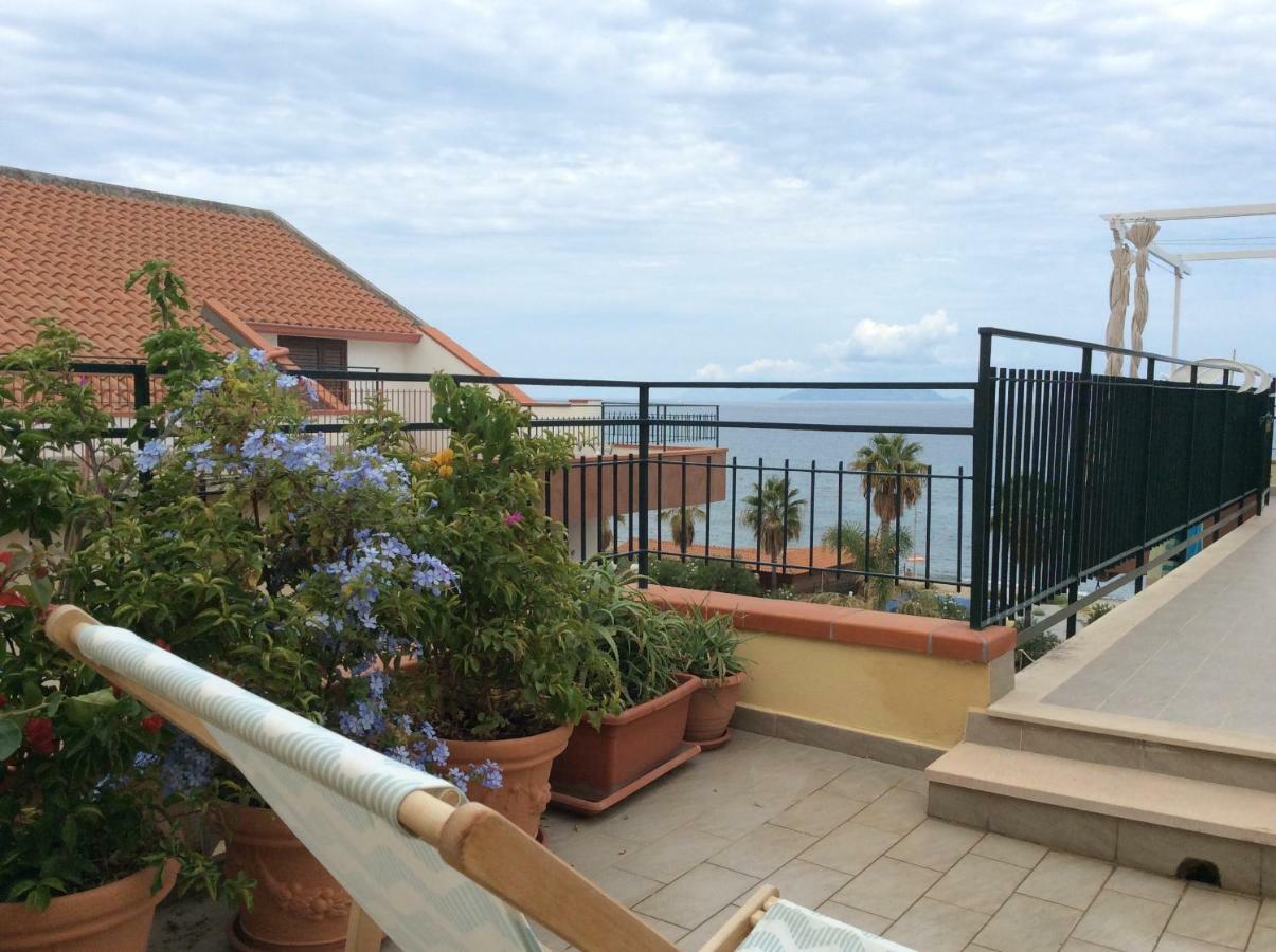 Golfo Di Tindari Apartments 法尔科内 外观 照片